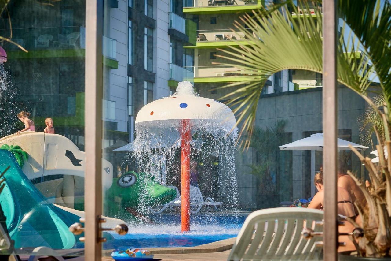 Nasty 24 Aparthotel Pool & Spa Mamaia Nord Năvodari Extérieur photo