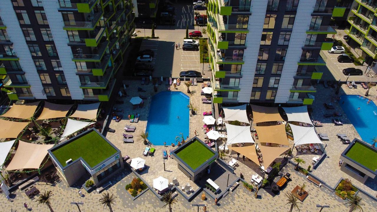 Nasty 24 Aparthotel Pool & Spa Mamaia Nord Năvodari Extérieur photo